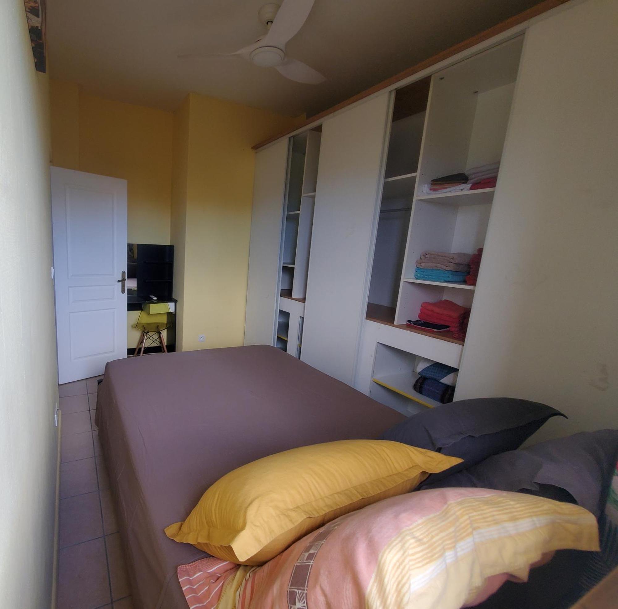 T2 Au Rez De Chaussee, Parking Prive Et Wifi Haut Debit Le Tampon Exterior foto